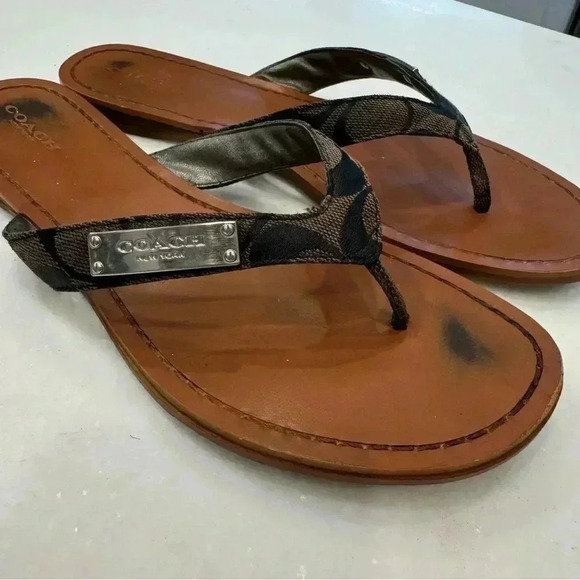 Coach signature logo leather & canvas with silver metal logo flip flops size 7 - Picture 3 of 8